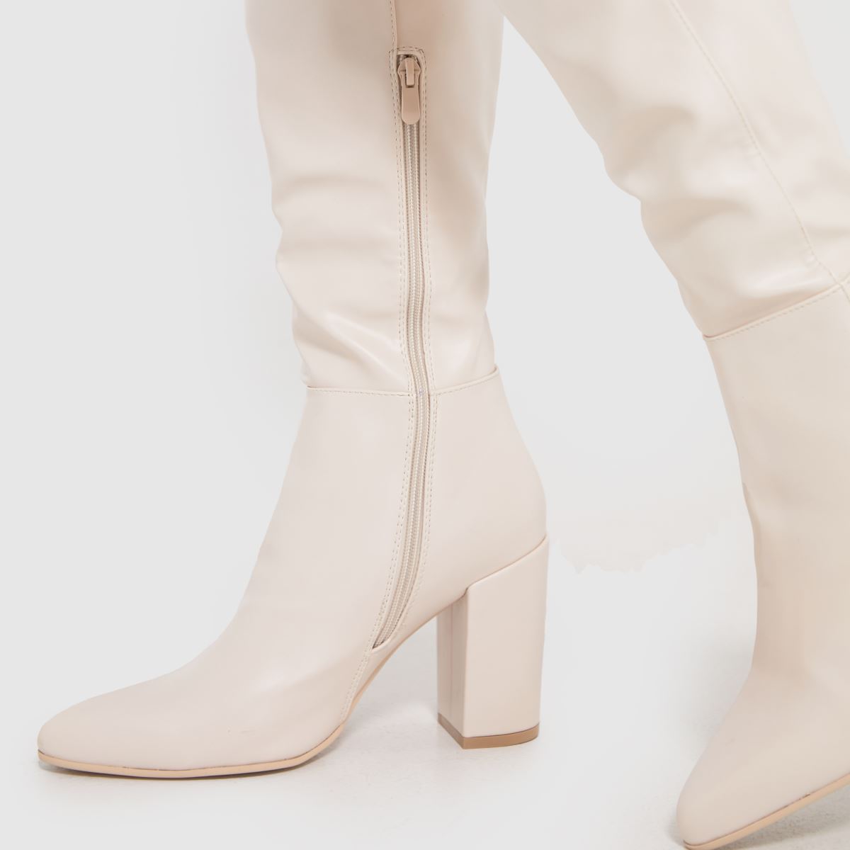 Rent Schuh Dua Block Heel Knee Boot Hirestreet