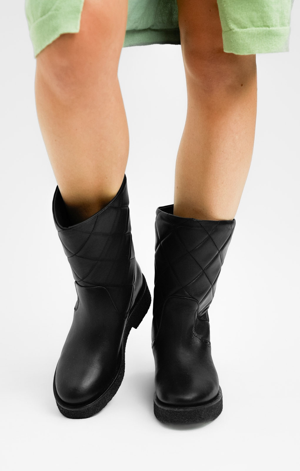 Rent Quilted Chunky Boots Black Hirestreet