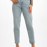 Topshop Original High Rise Mom Jeans In Bleach